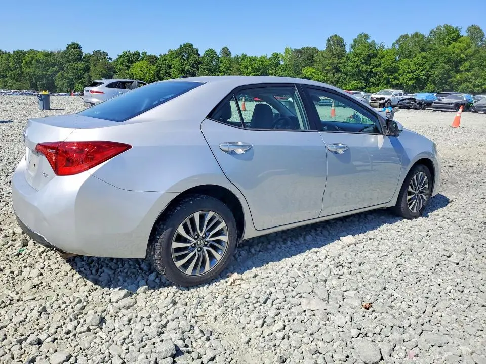 2017 TOYOTA COROLLA XLE  