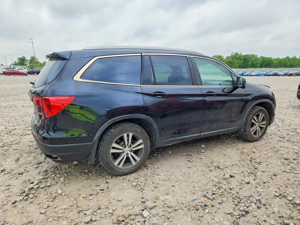 2017 HONDA PILOT EX  