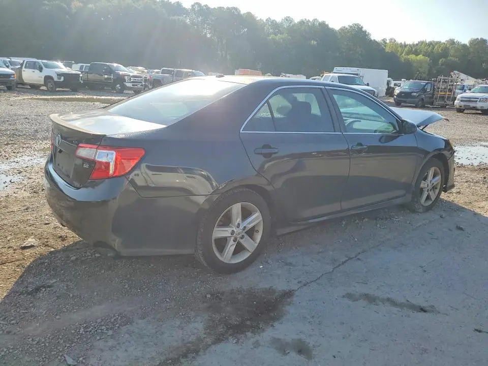 2012 TOYOTA CAMRY SE  