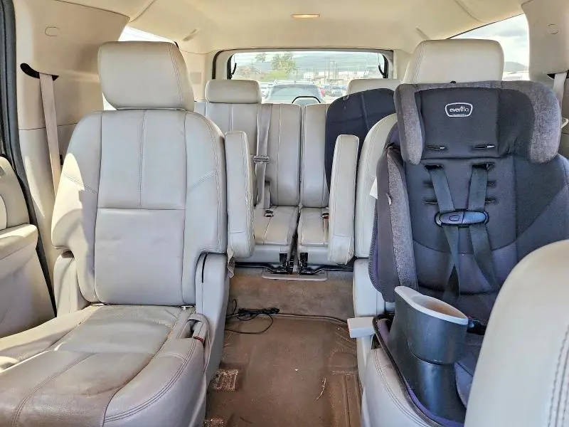 2011 CHEVROLET SUBURBAN K1500 LT  