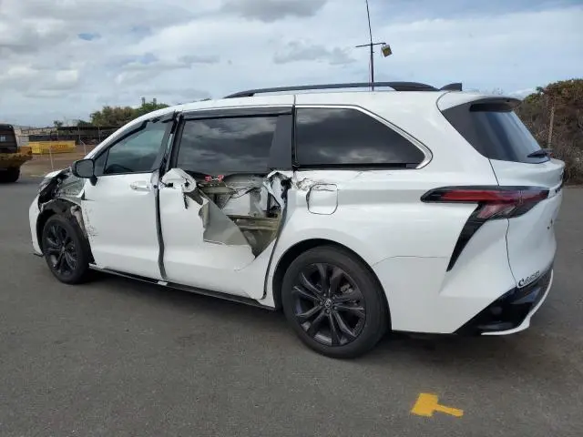 2022 TOYOTA SIENNA XSE  