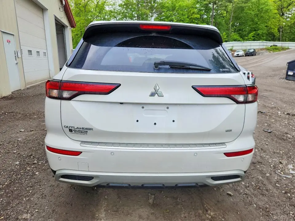 2022 MITSUBISHI OUTLANDER SE  