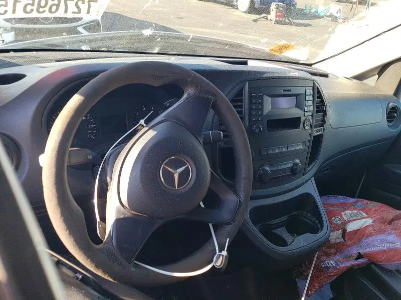 2017 MERCEDES-BENZ METRIS   