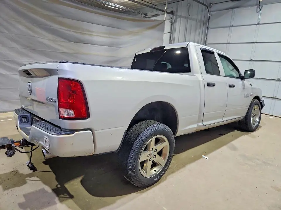 2016 RAM 1500 ST  