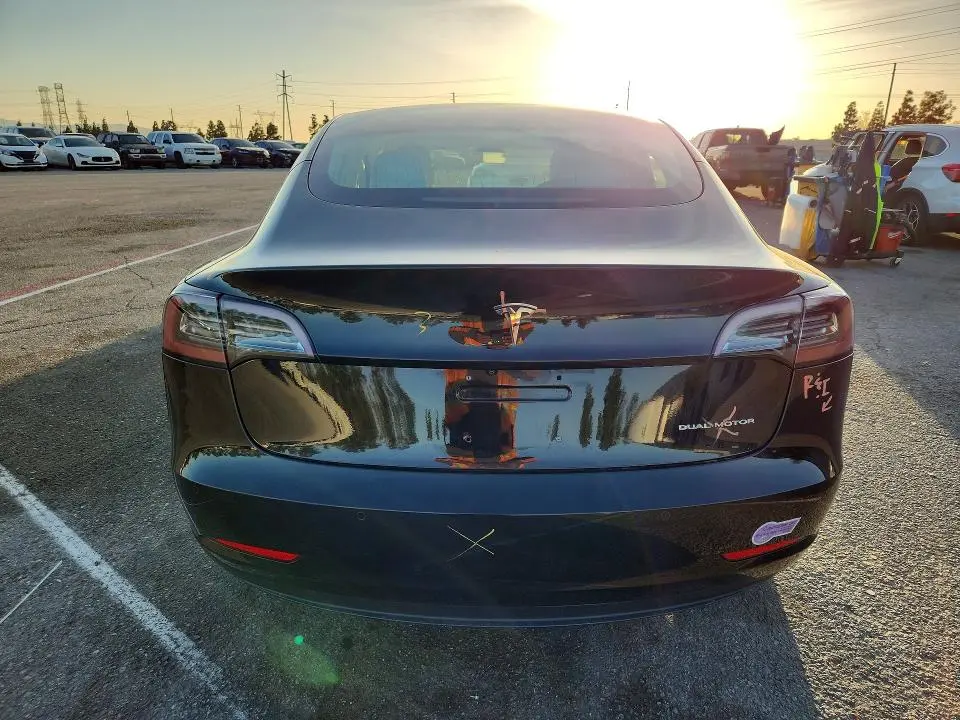 2018 TESLA MODEL 3   