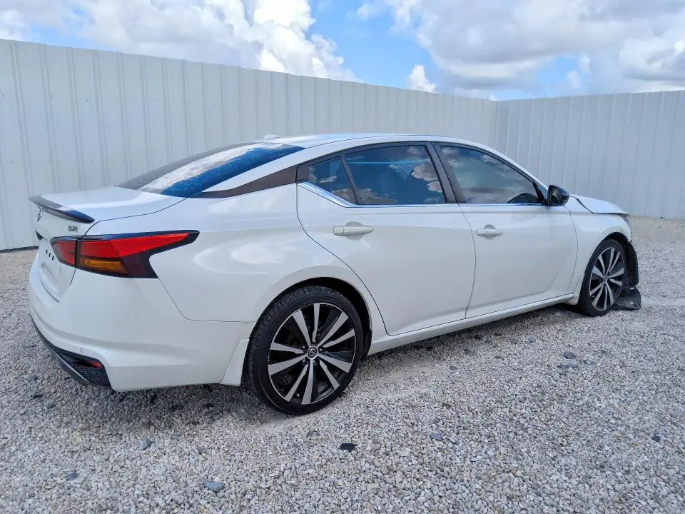 2020 NISSAN ALTIMA SR  
