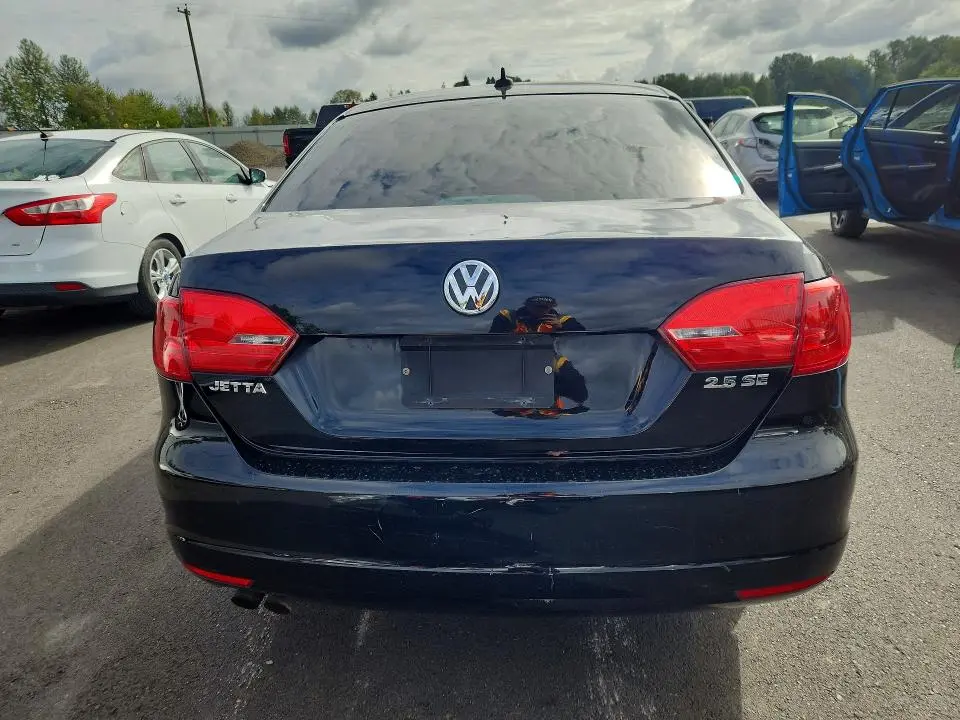 2012 VOLKSWAGEN JETTA SE  