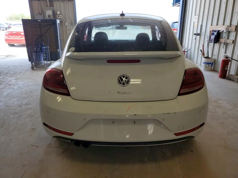 2019 VOLKSWAGEN BEETLE SE  