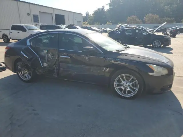 2011 NISSAN MAXIMA S  