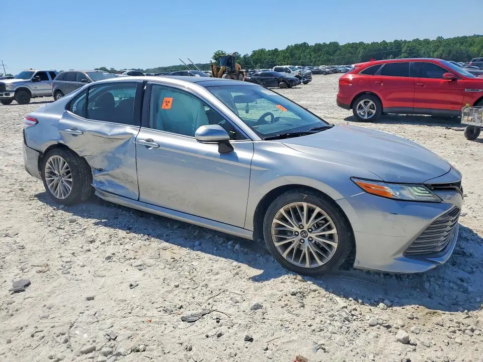 2019 TOYOTA CAMRY XLE  