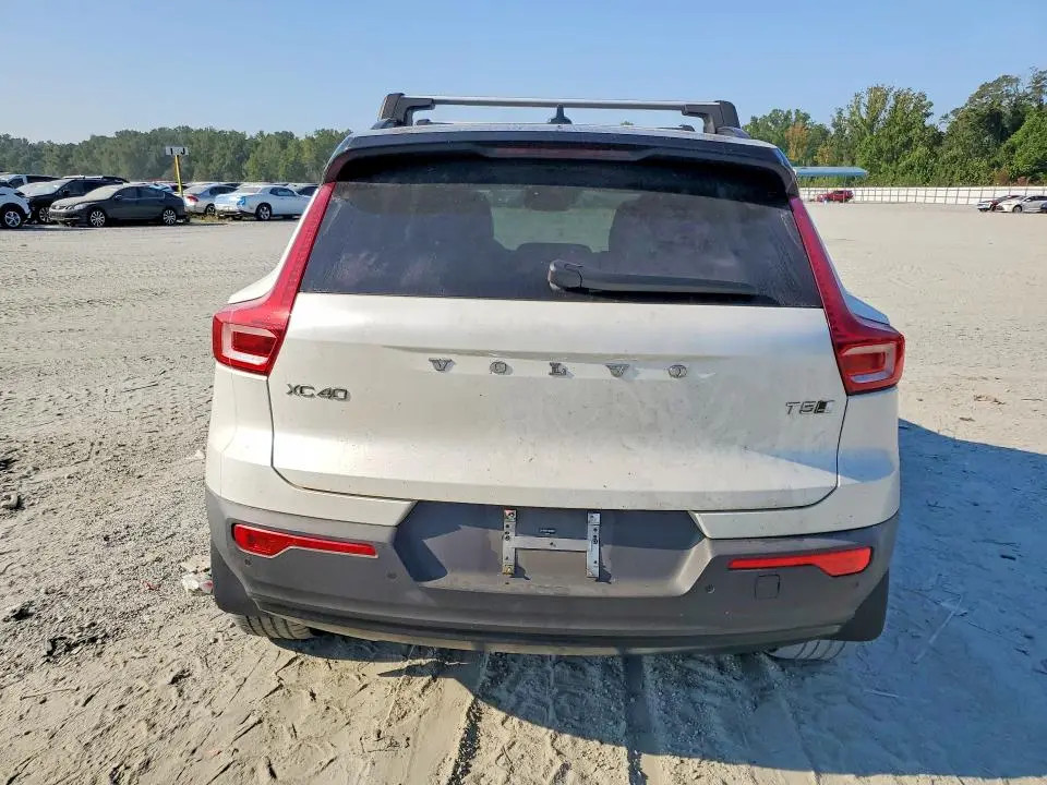 2021 VOLVO XC40 T5 R-DESIGN  