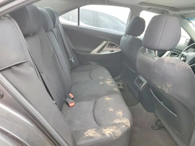 2010 TOYOTA CAMRY SE  