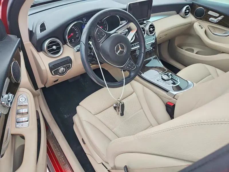 2019 MERCEDES-BENZ GLC 300  