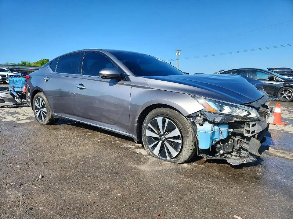 2019 NISSAN ALTIMA SV  