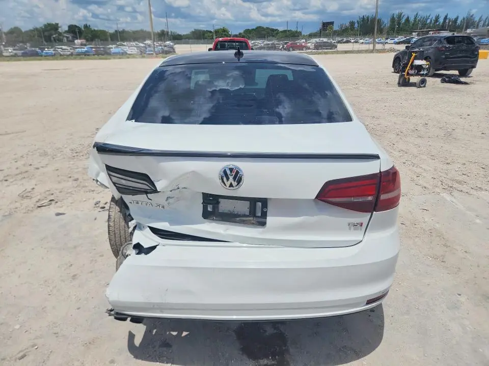 2018 VOLKSWAGEN JETTA SPORT  