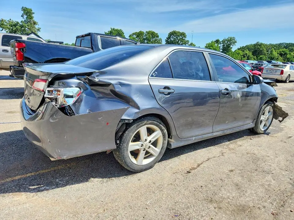 2012 TOYOTA CAMRY SE  