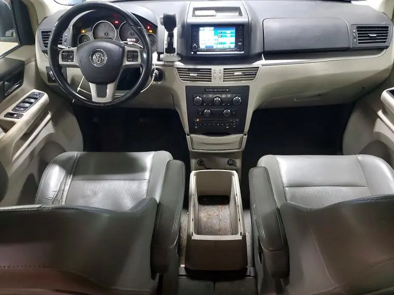 2011 VOLKSWAGEN ROUTAN SE  
