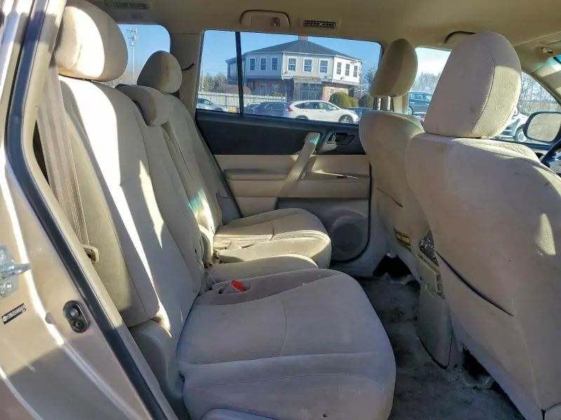 2010 TOYOTA HIGHLANDER   