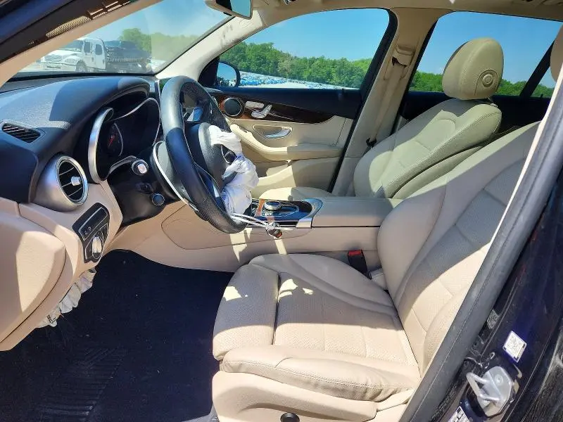 2019 MERCEDES-BENZ GLC 300  