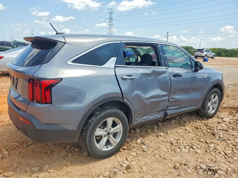 2022 KIA SORENTO LX  