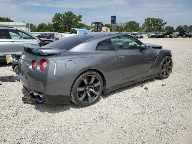 2010 NISSAN GT-R BASE