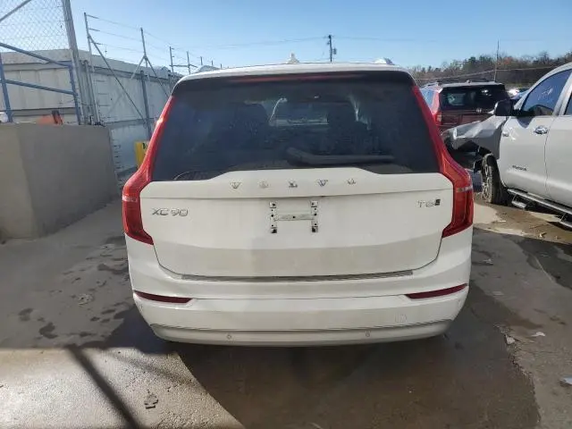 2022 VOLVO XC90 T6 MOMENTUM  