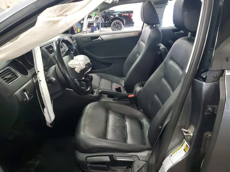 2017 VOLKSWAGEN JETTA SE  