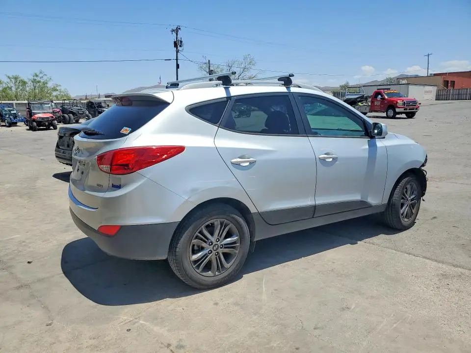 2015 HYUNDAI TUCSON SE  