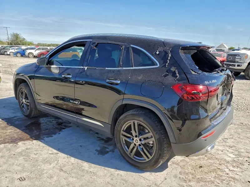 2025 MERCEDES-BENZ GLA 250  