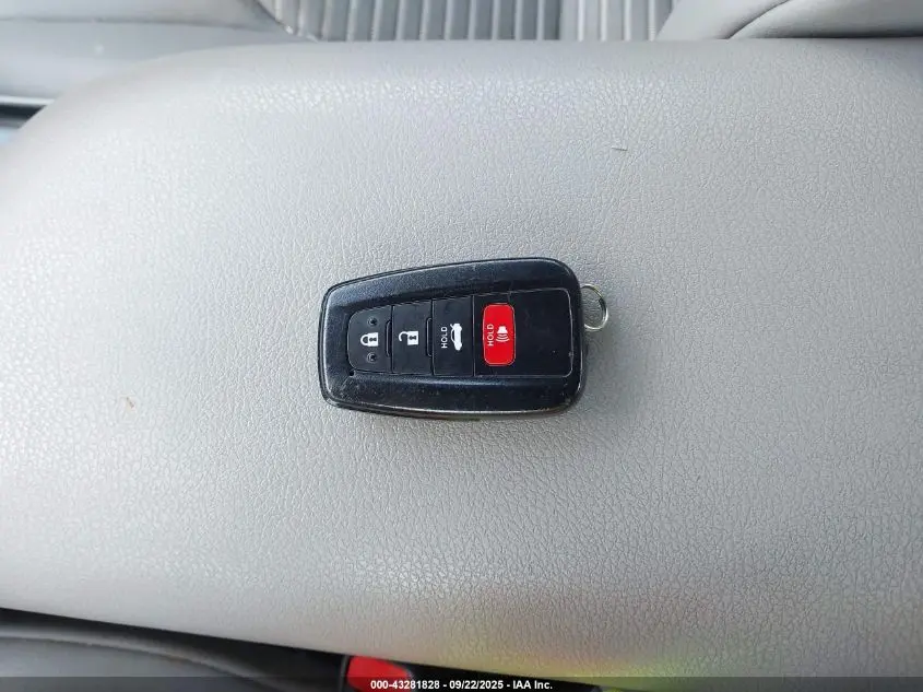 2018 TOYOTA CAMRY SE