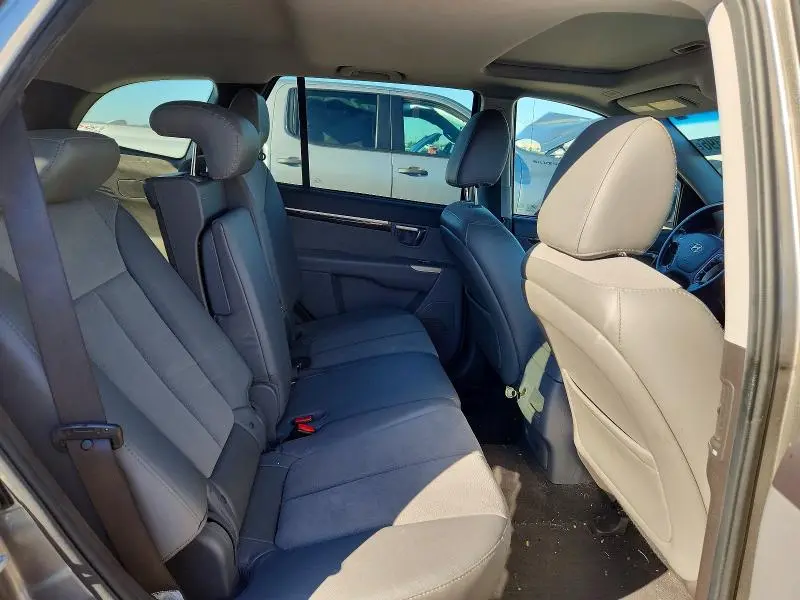 2012 HYUNDAI SANTA FE SE  