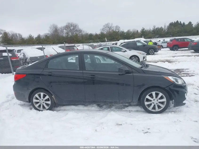 2013 HYUNDAI ACCENT GLS