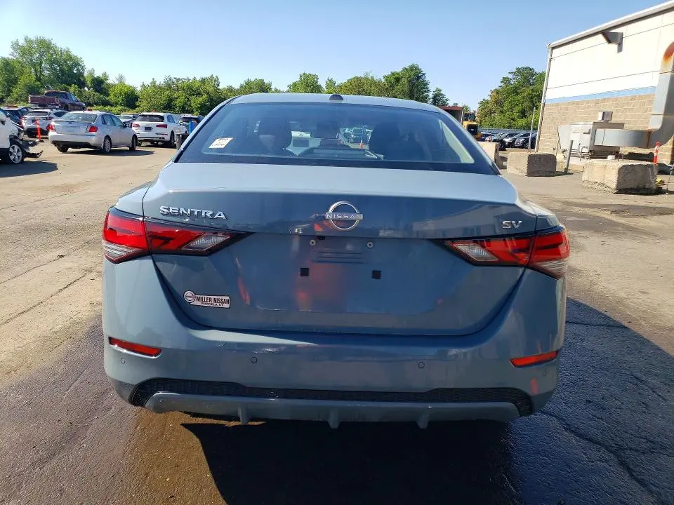 2024 NISSAN SENTRA SV  