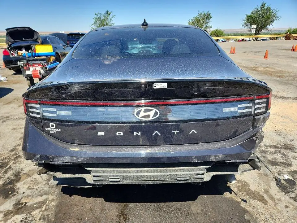 2025 HYUNDAI SONATA SE  