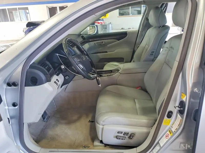 2011 LEXUS LS 460  
