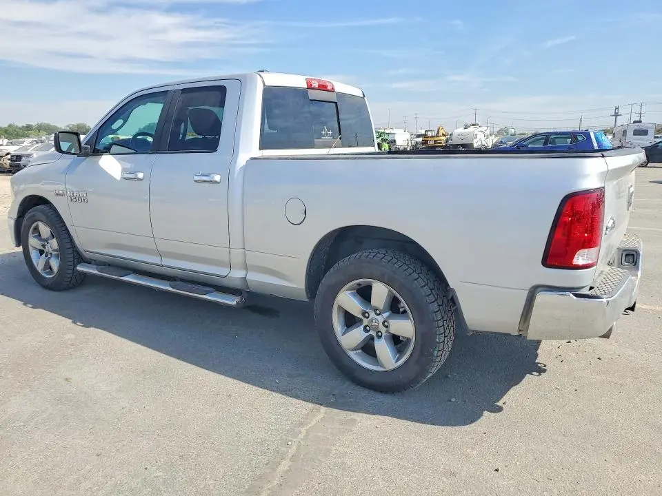 2016 RAM 1500 SLT  