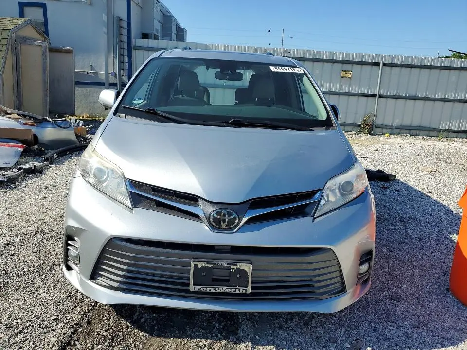 2019 TOYOTA SIENNA XLE 8-PASSENGER  