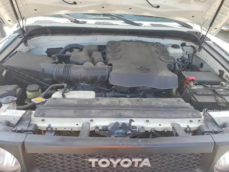2013 TOYOTA FJ CRUISER BASE  
