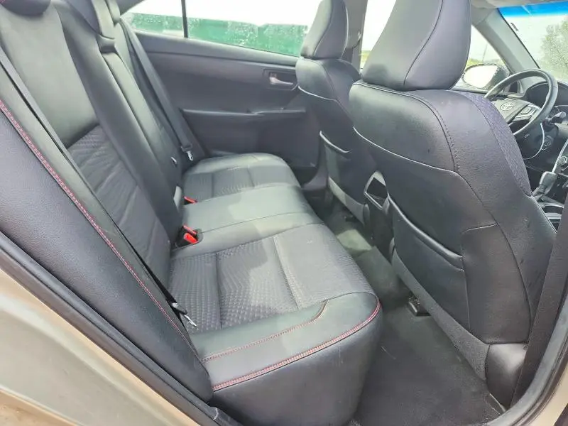2015 TOYOTA CAMRY SE  