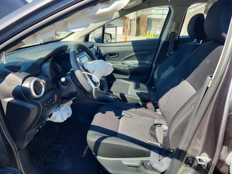 2021 NISSAN VERSA S  