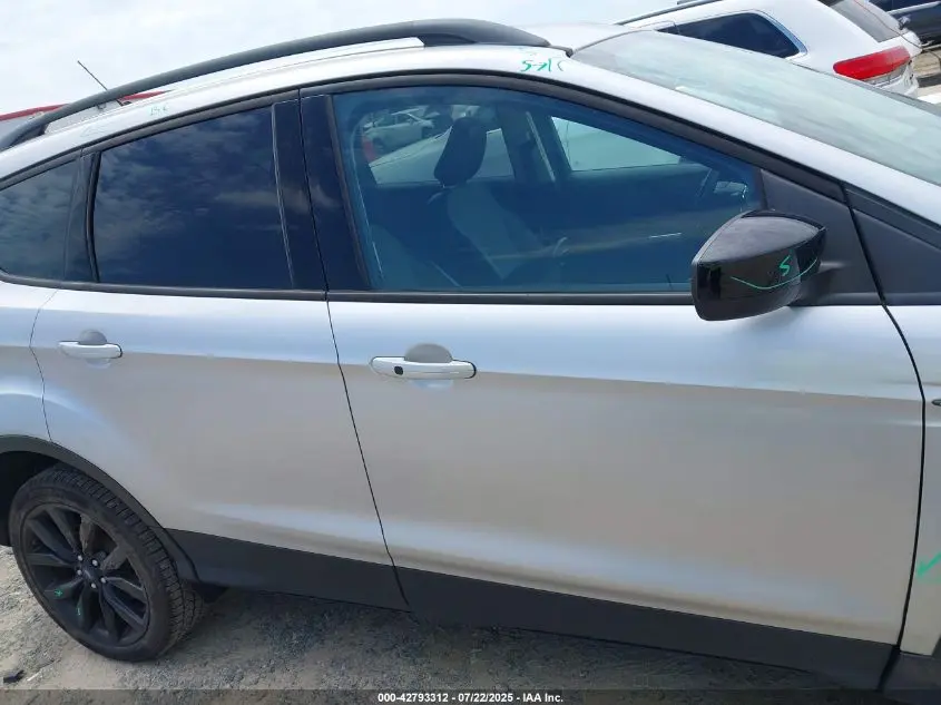 2019 FORD ESCAPE SE