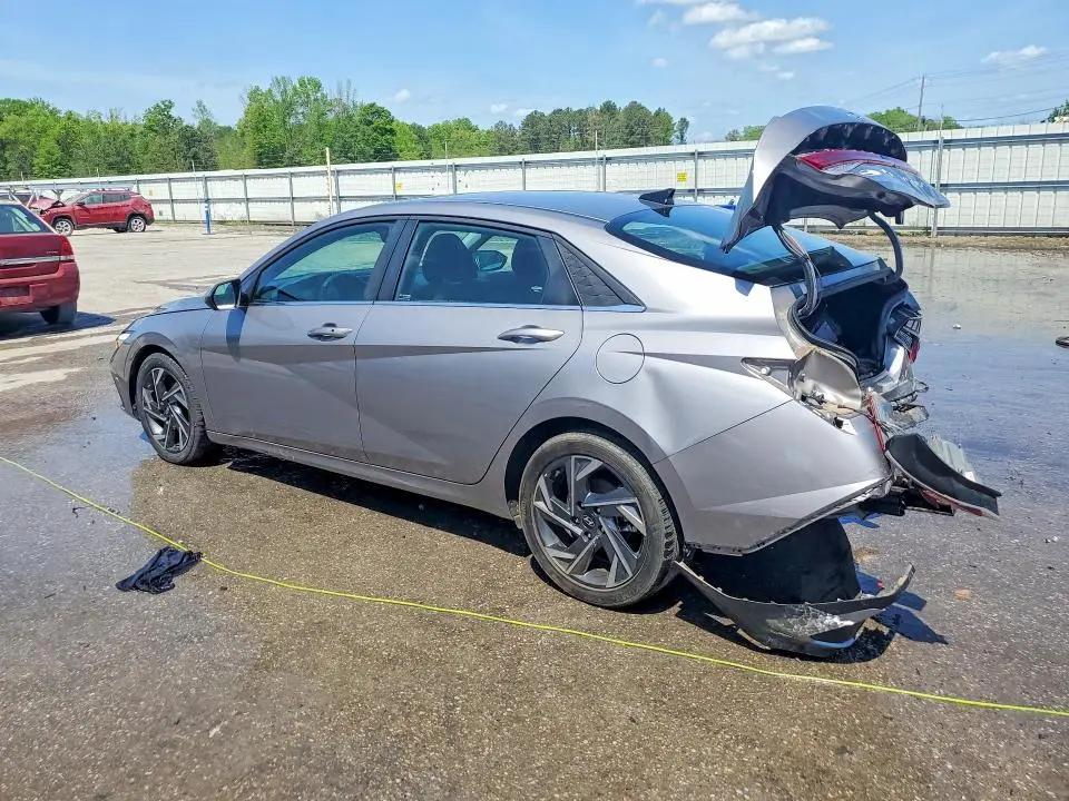 2024 HYUNDAI ELANTRA SEL  