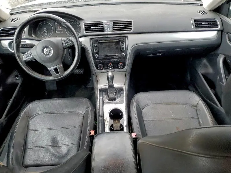 2013 VOLKSWAGEN PASSAT SE  