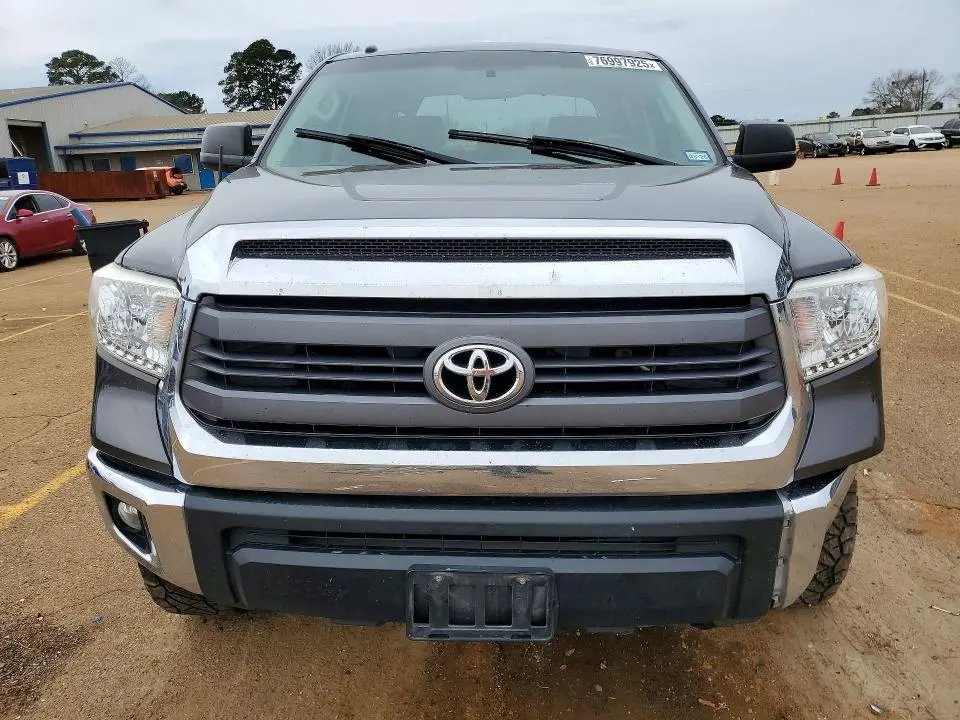 2015 TOYOTA TUNDRA CREWMAX SR5  
