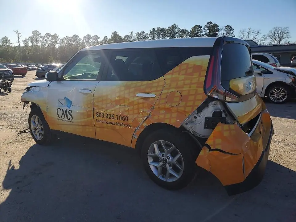2023 KIA SOUL LX  