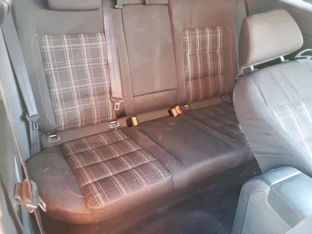 2010 VOLKSWAGEN GTI   