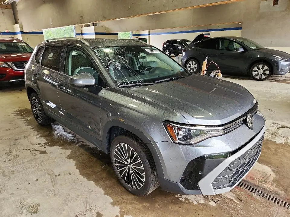 2025 VOLKSWAGEN TAOS SE  