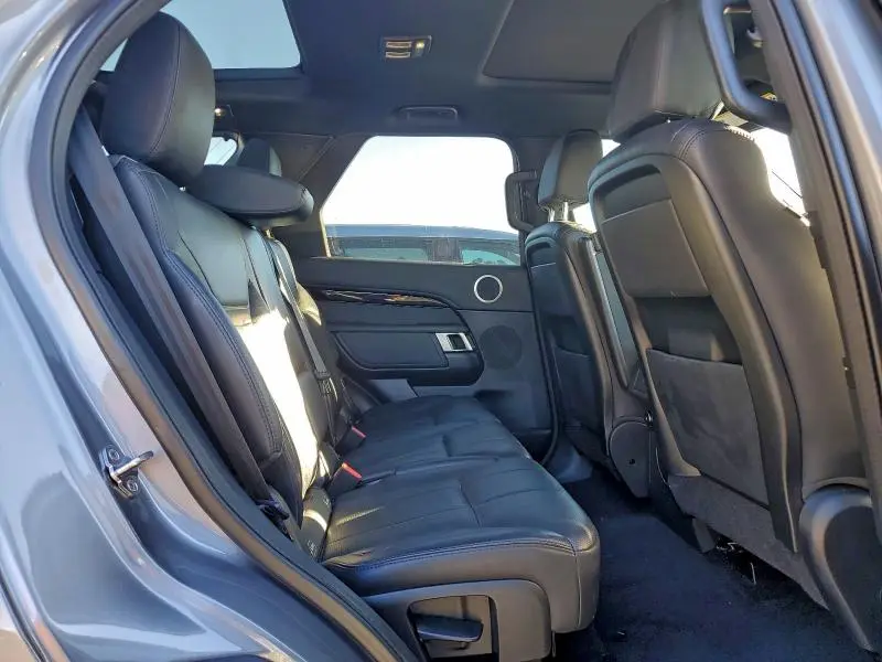 2020 LAND ROVER DISCOVERY SE  