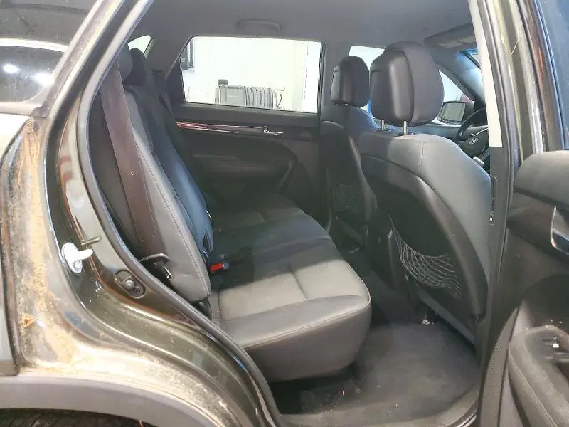 2011 KIA SORENTO LX  