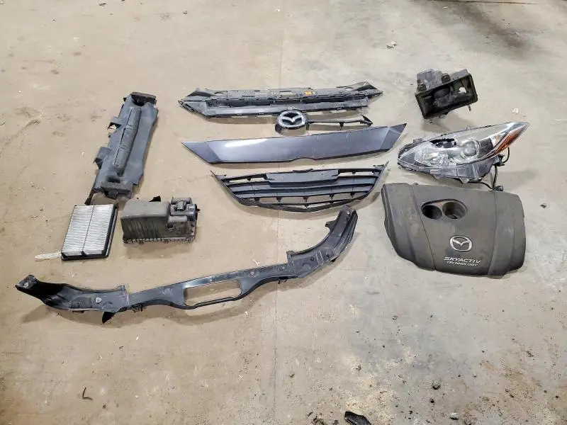 2015 MAZDA 3 TOURING  